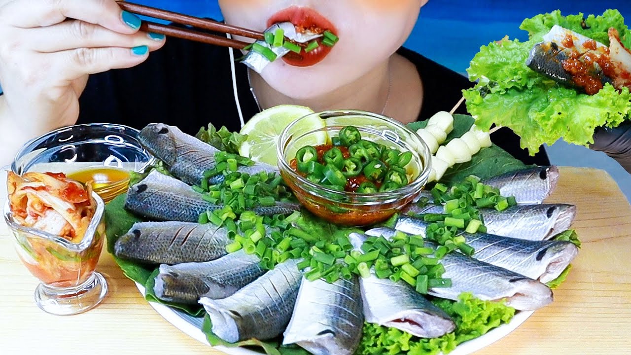 ASMR 🌝 시원한 바다에서 고소한 햇전어 먹기 🐟 Korean food Mukbang Eating sound