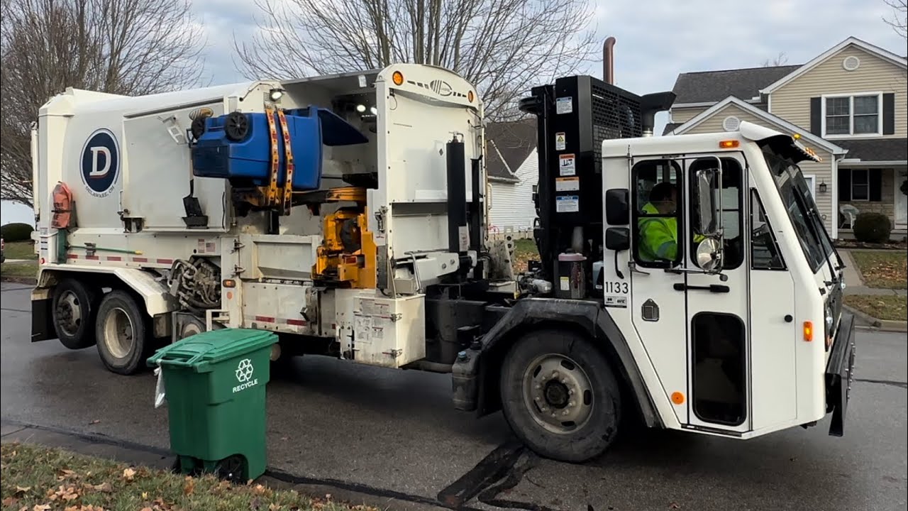 Battle Expert HH & Lodal on post-Xmas trash/recycle (Delaware, OH)