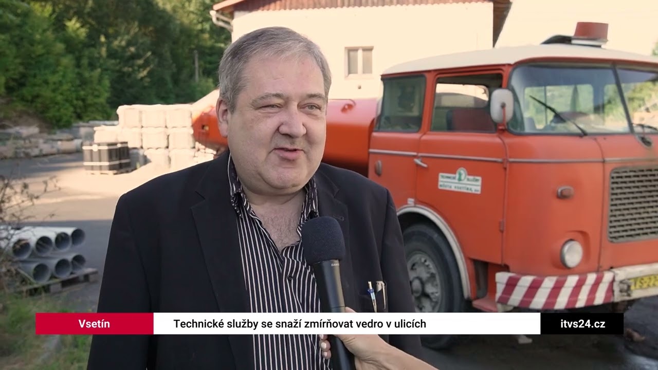 VSETÍN: Technické služby zchlazují rozpálené ulice