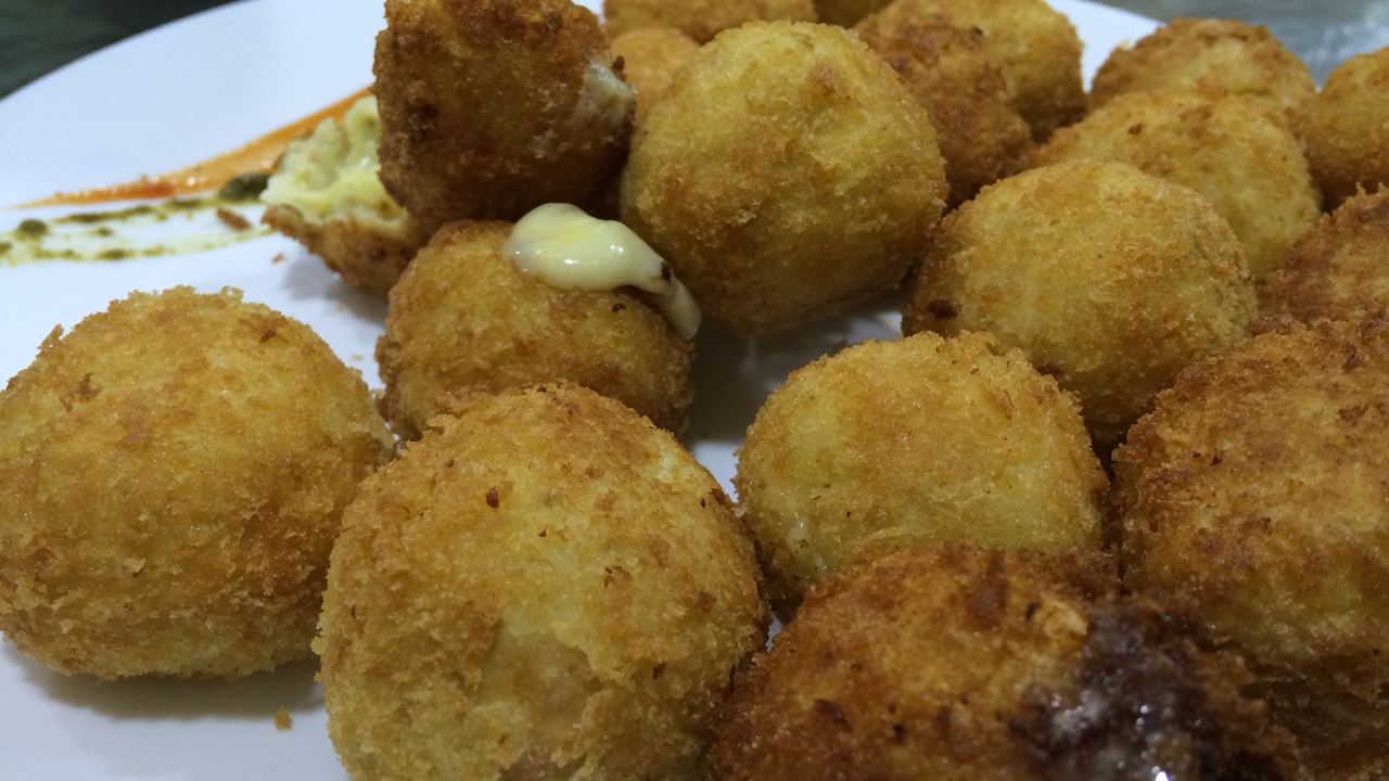 Chicken cheese ball - English subtitle | Breakfast Recipe | chicken cheese pops