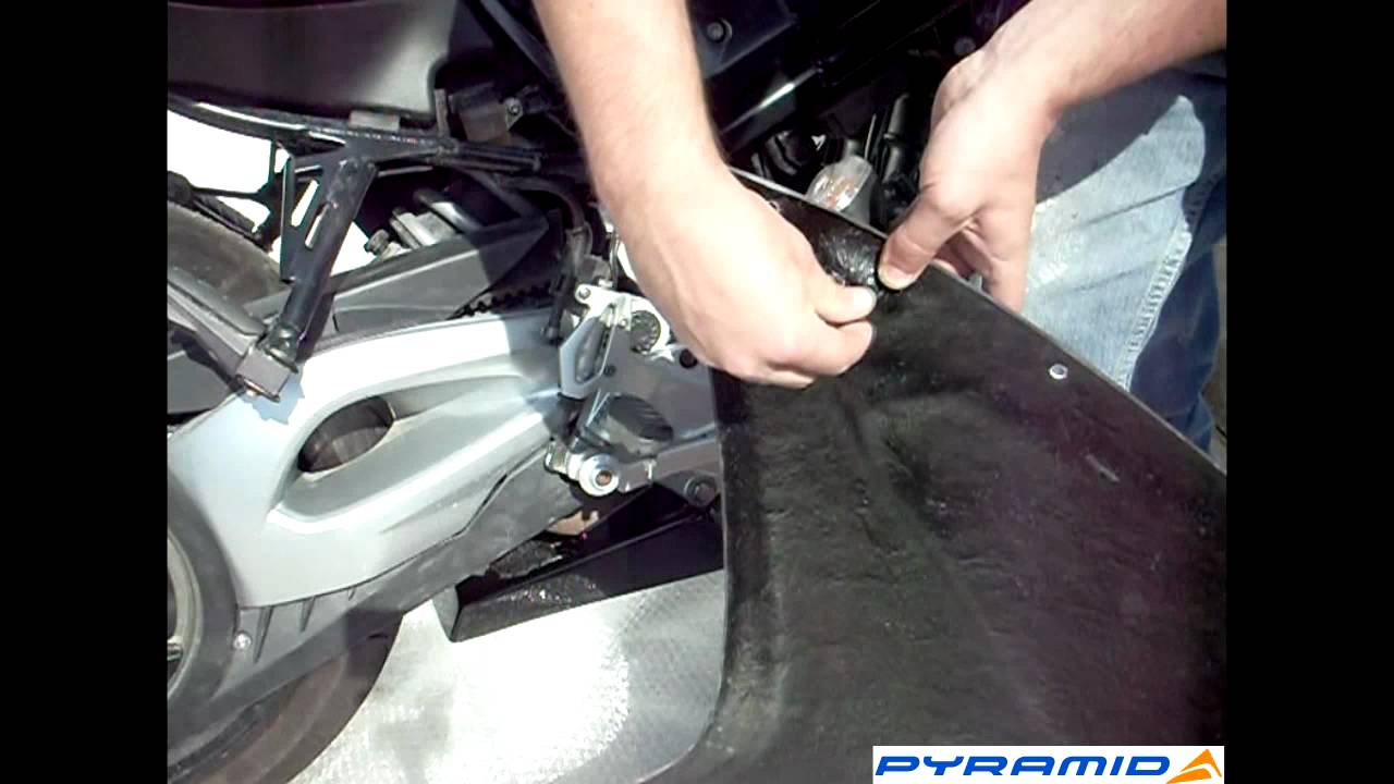 F800S - Fitting Pyramid Fairing Lowers