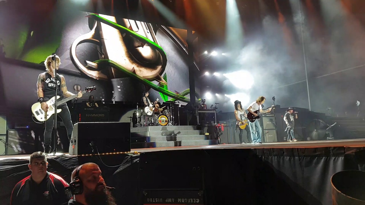 Guns n Roses w/ Angus Young - ANZ Stadium Sydney Australia Feb 10 2017