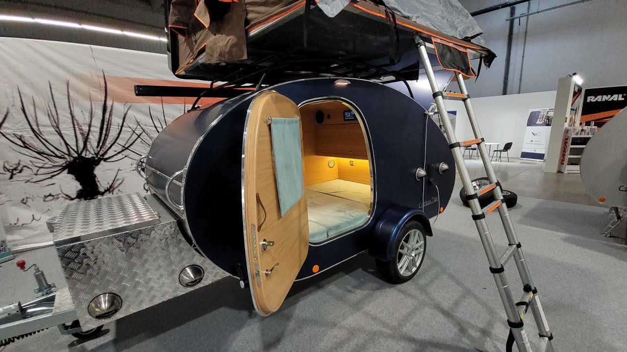 Fajoska! Przytulna mała przyczepa kempingowa Carbon Tear / Targi Camper&Caravan Show Ptak Nadarzyn