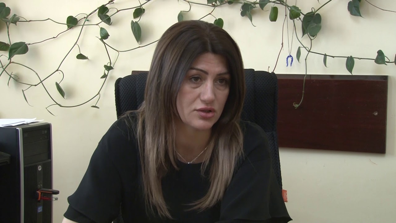 Կարինե Սմբատյան  Սարդարապատի դպրոցի տնօրեն   երեխաների ծնողների հետ ավելի բարդ է աշխատել