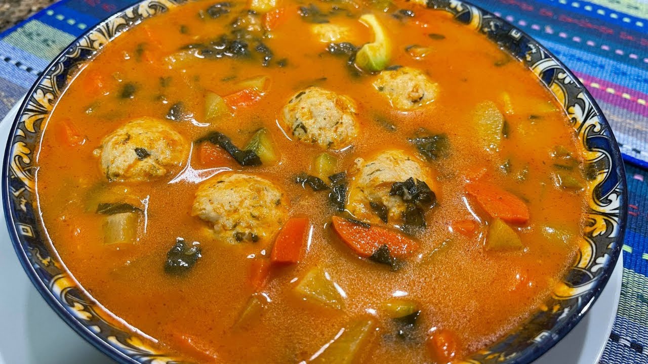 Cómo Preparar Un Rico Caldo De Albóndigas De Pollo La Cocina De Sol.