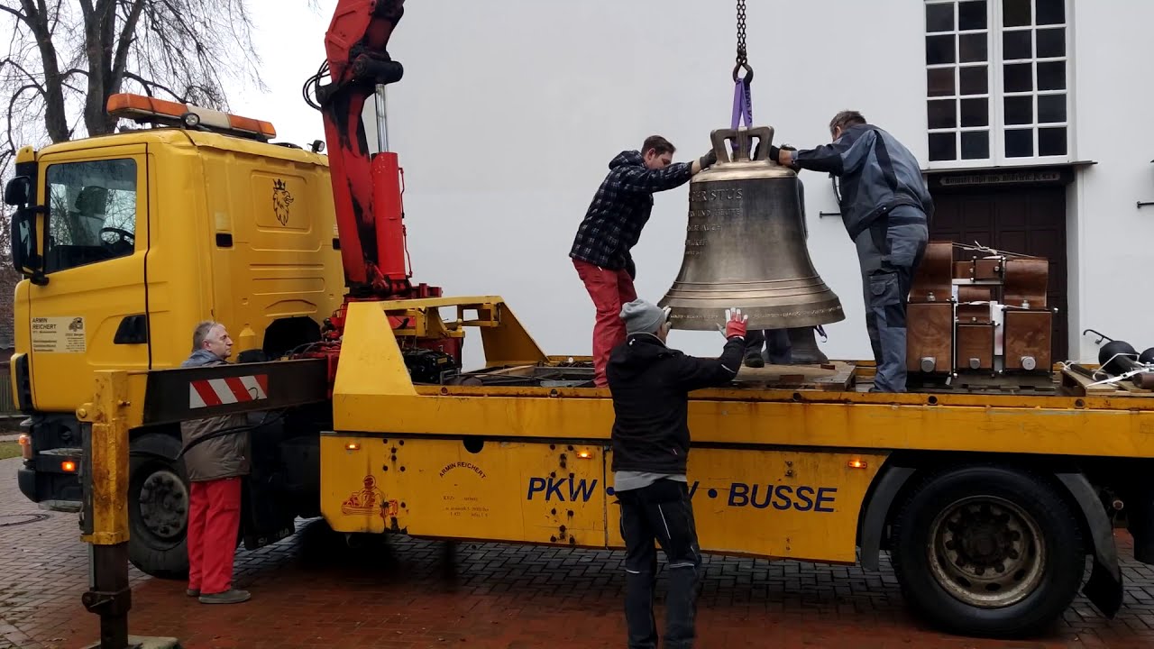 Neue Glocken der St.-Lamberti-Kirche Bergen werden geweiht
