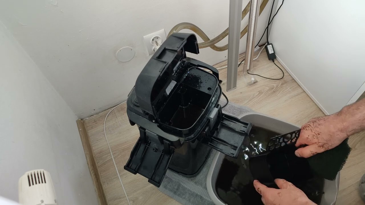 Prefiltr Aquael Ultramax 1500 czyszczenie po 3 tygodniach.