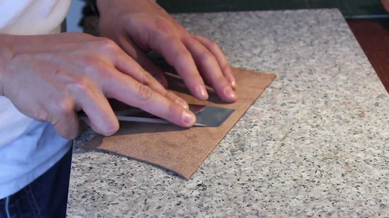 C&oacute;mo desbastar cuero a mano/ how to hand skive leather.