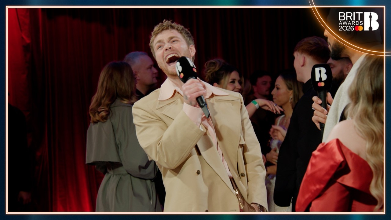 When Alex Warren 'ran into' Harry Styles in the hallway | The BRIT Awards 2026