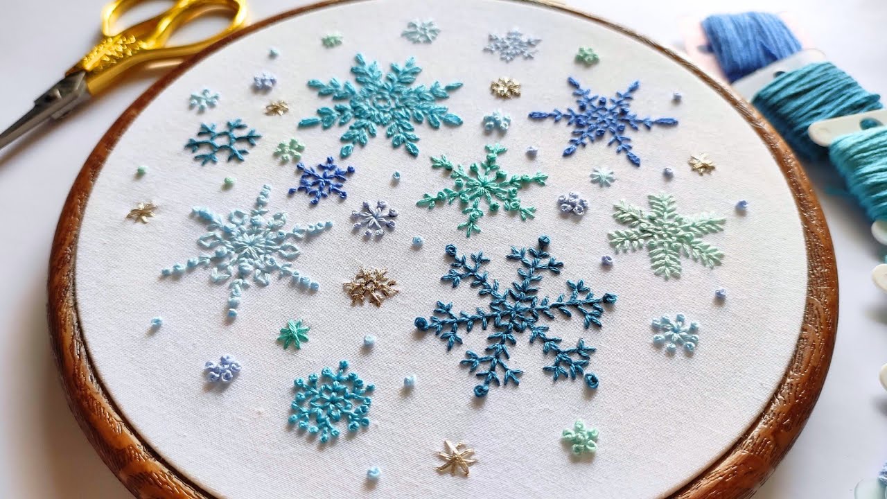 Christmas Snowflakes Embroidery Design | Christmas Pattern | DIY Embroidery Hoop Christmas Ornament