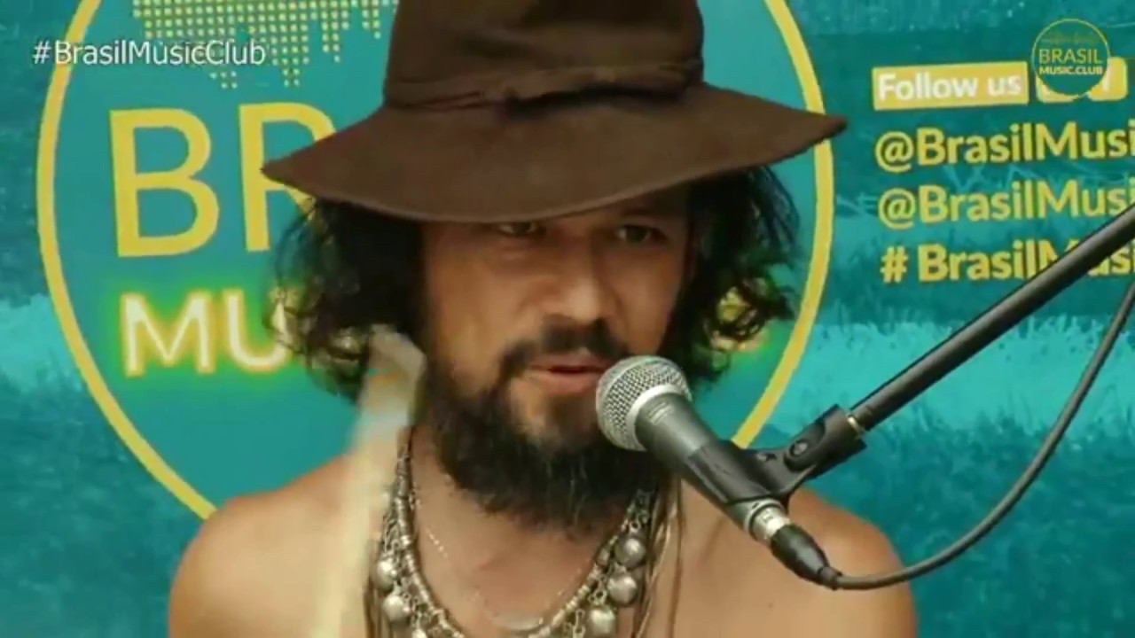 Curumin - Boca Pequena 1 e 2 AO VIVO (Brasil Music Club - Moscou 2018)