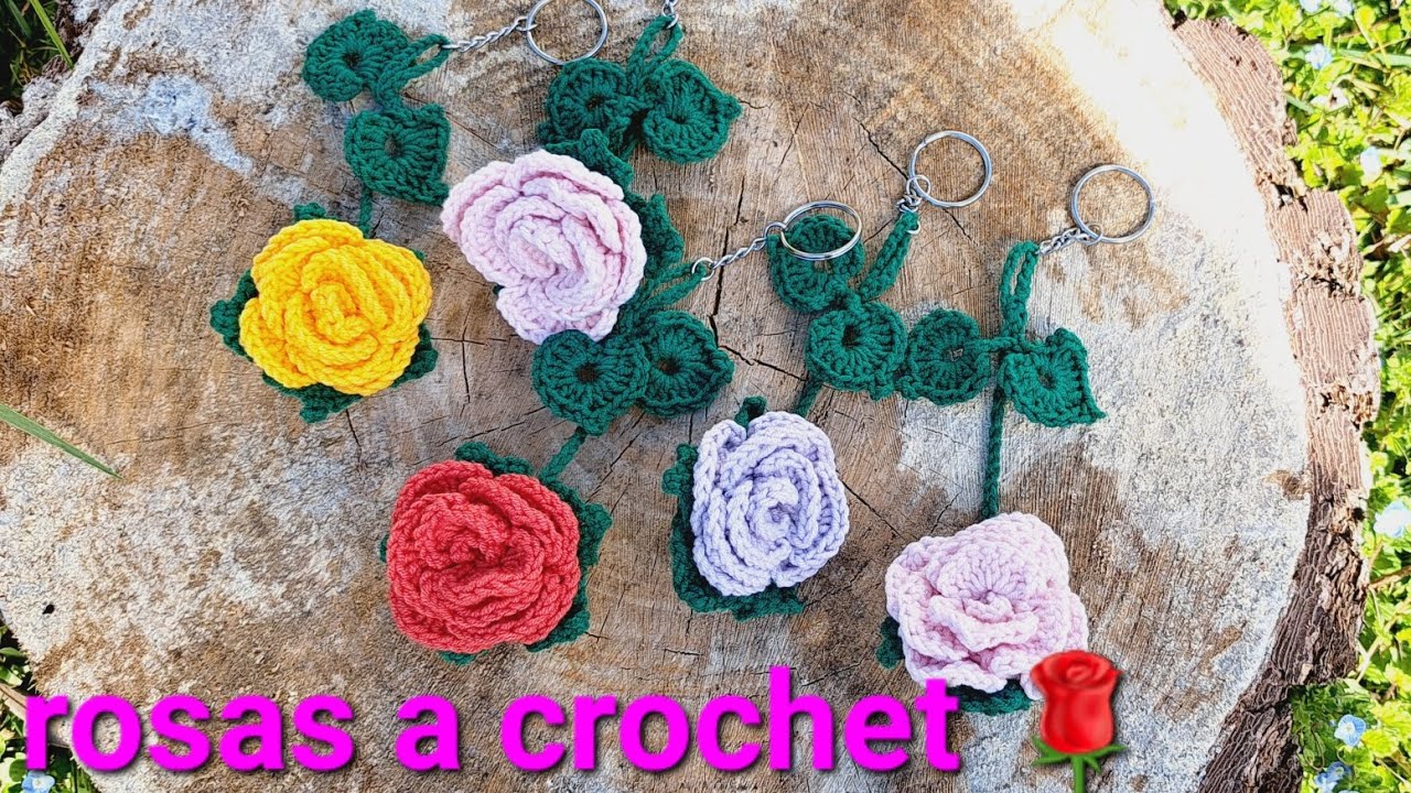 llaveros de rosas a crochet 🌹💰 vende tantos como puedas hacerlos💰fáciles y rapidos.