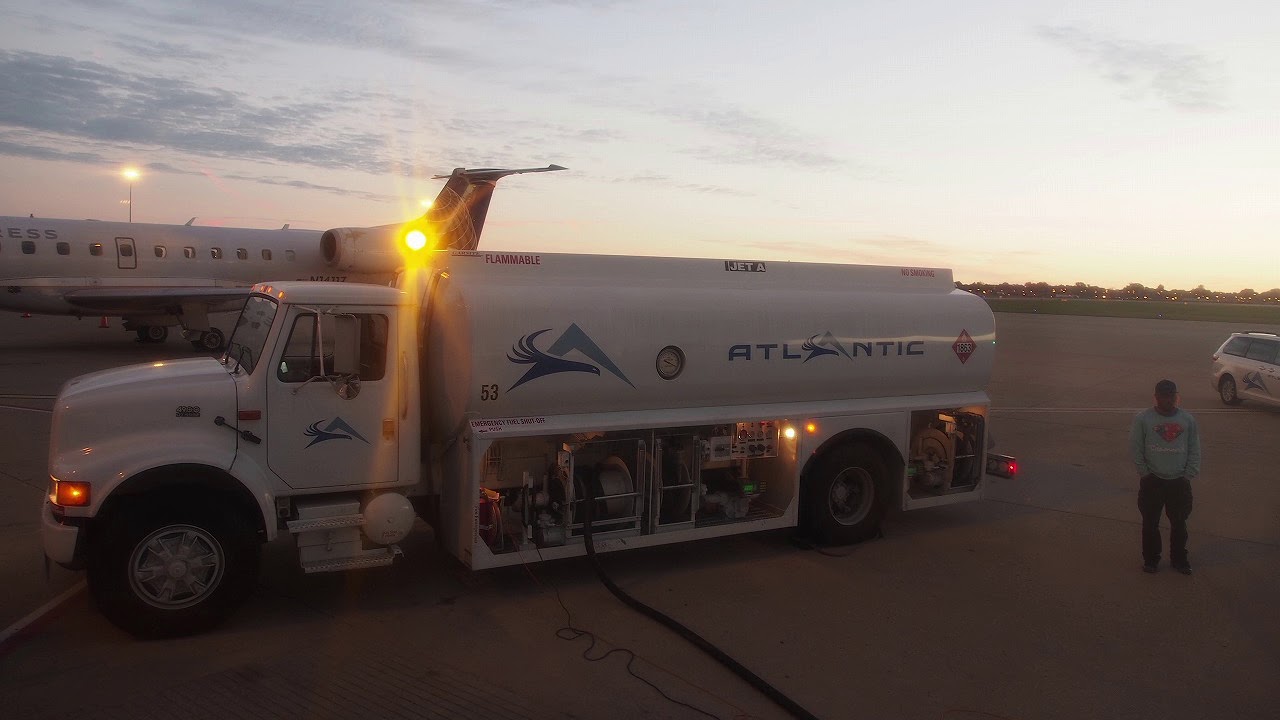2017/09/28 United Express 4704 Announcement: Louisville - Chicago O'Hare
