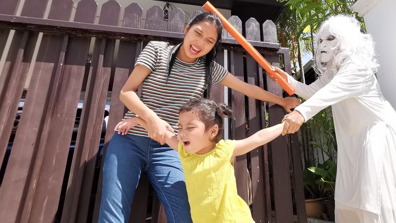 บุกบ้าน คุณยายแกรนนี่ พี่ใยบัว น้องใยไหม | ใยบัว ฟันแฟมิลี่2 Fun Family Stories