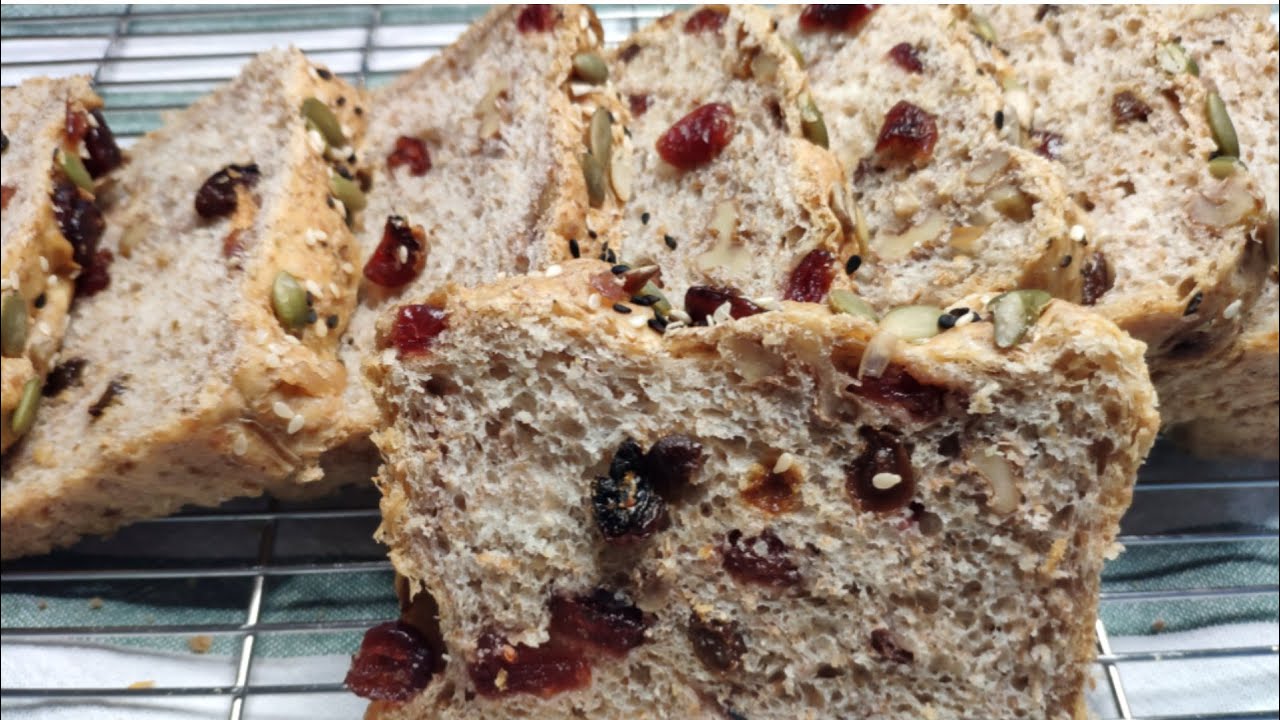 Healthy Whole Wheat Bread with Walnut and Cranberries