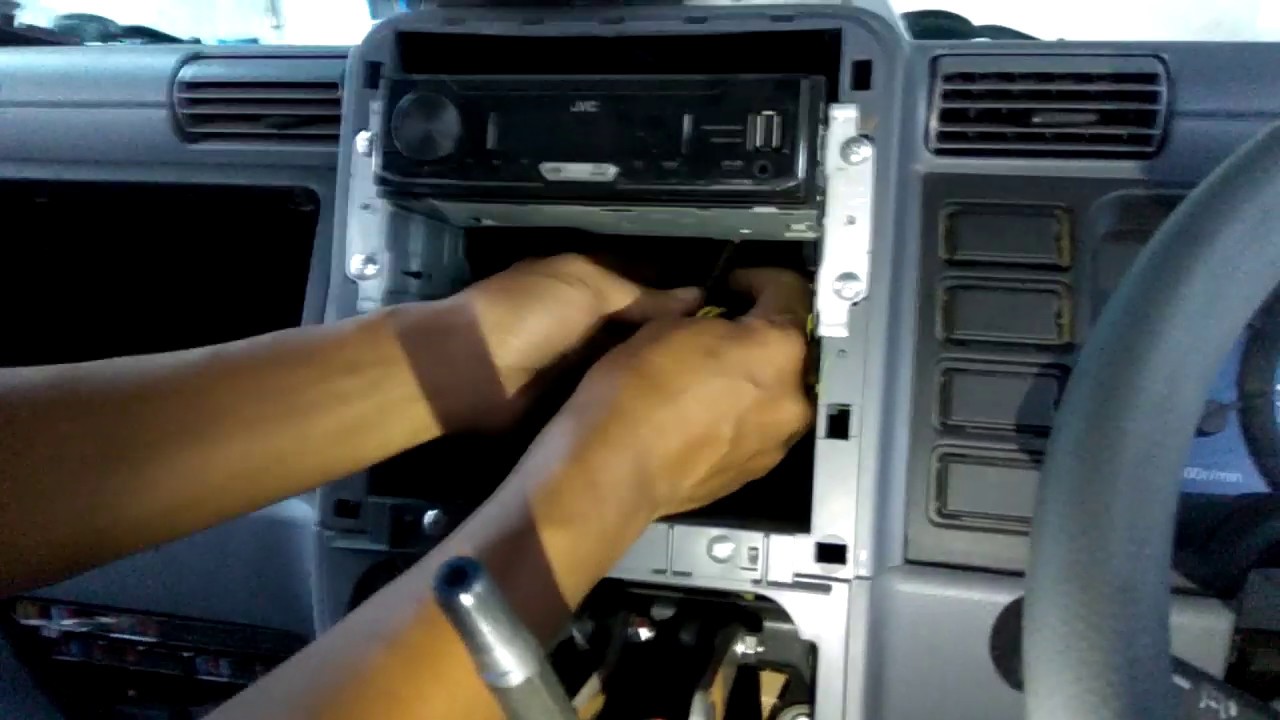 Cara merubah colokan carger 24volt ke 12volt di colt diesel PS 110 L