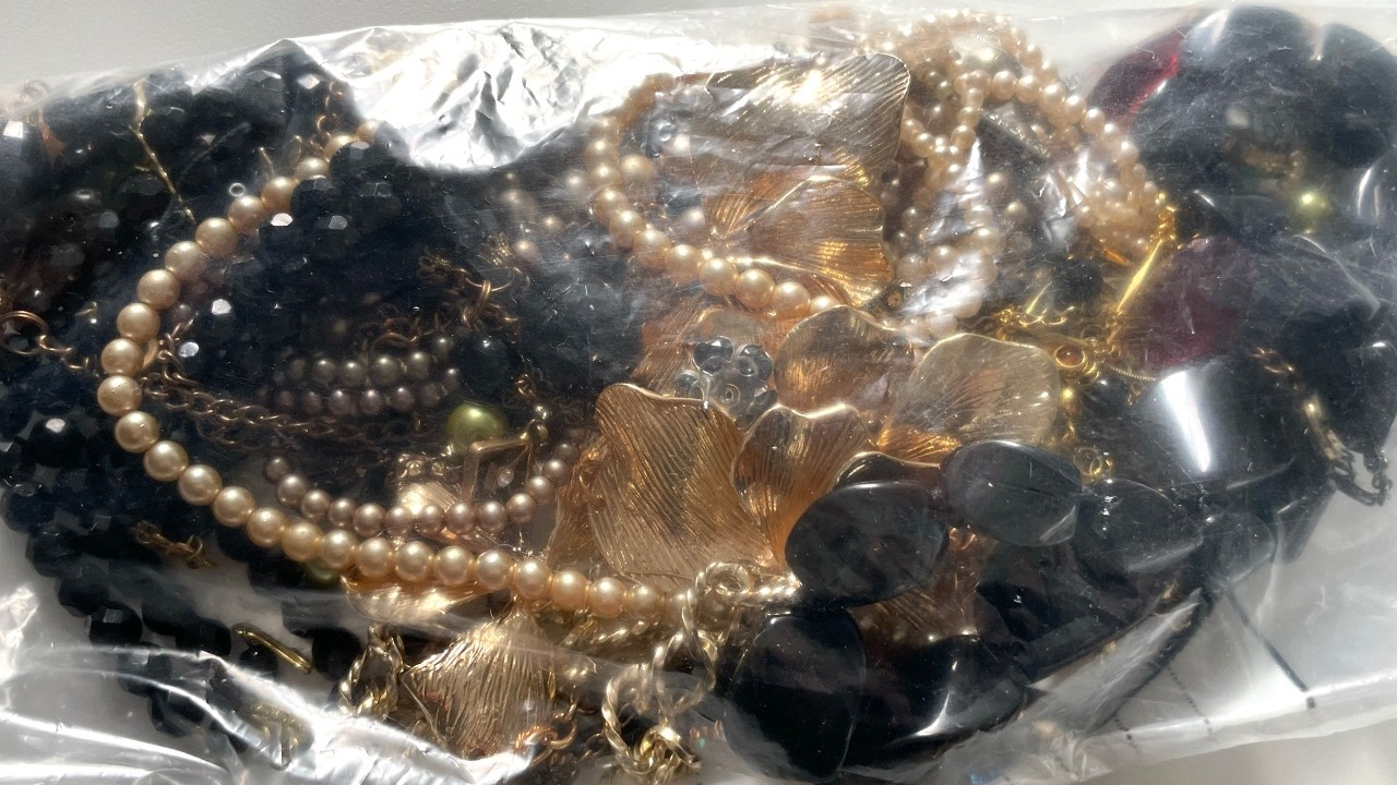 Mystery Charity Shop Jewellery Unbagging | I Took a Chance on 3 Bags of Broken Jewelry | Bag 2