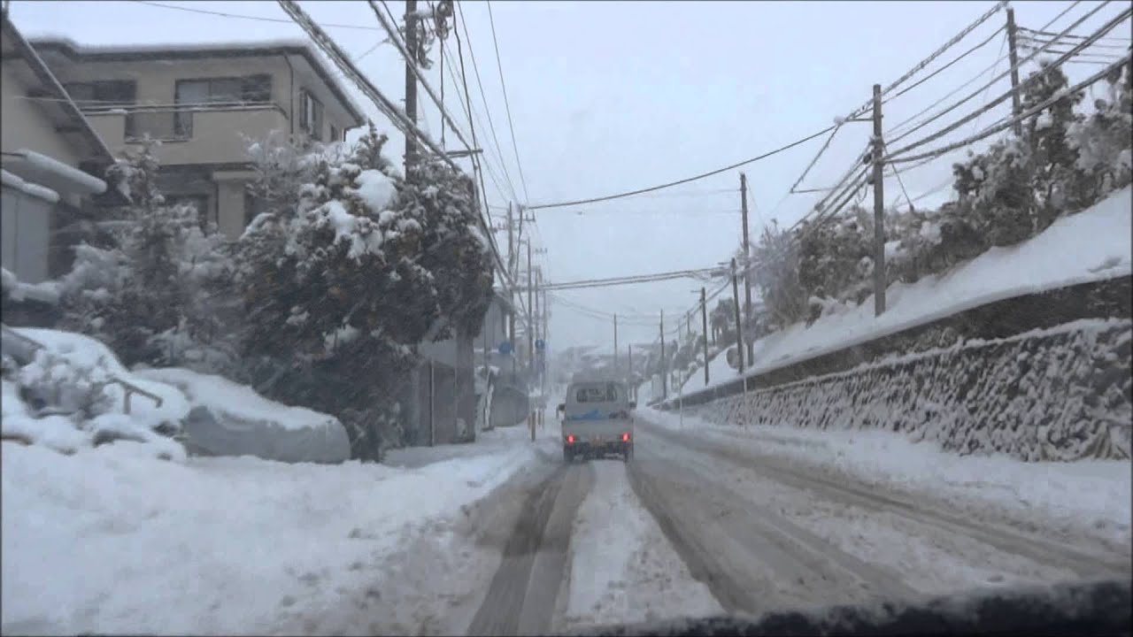 2月8日　大雪の南足柄市内　県道78号線の風景
