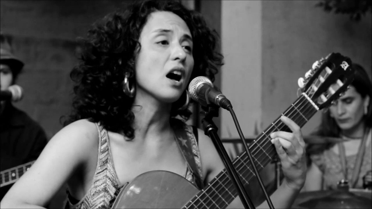 Daniela Conejero en Cafe VIVO