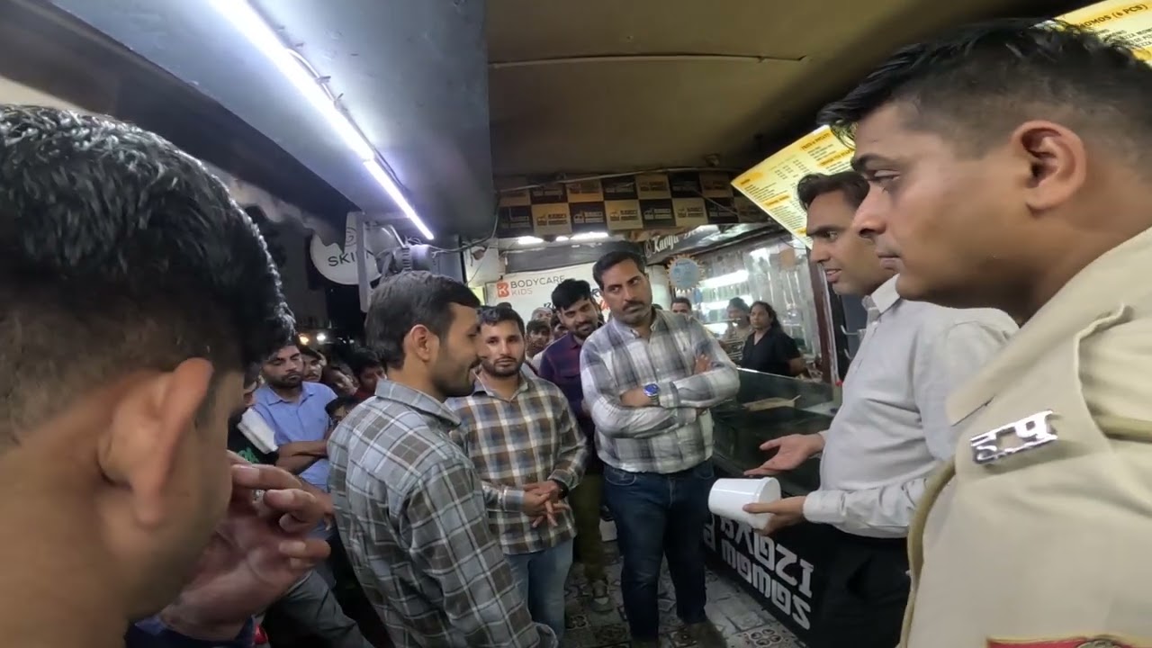 Sector 23, HUDA Market, Gurugram – अब सिर्फ बाहर नहीं, रेस्टोरेंट के अंदर भी कार्रवाई