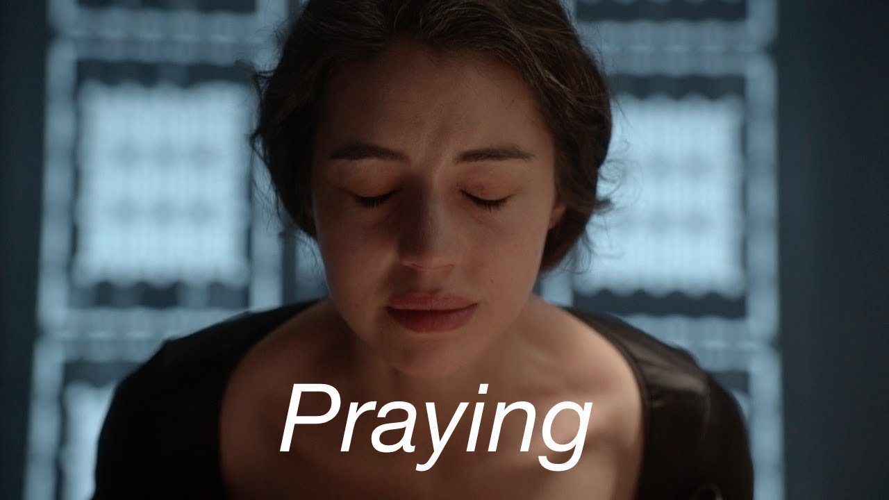 Multifemale - Praying