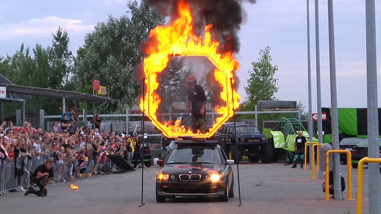 Kaskaderzy i monster trucki w Świeciu 2021