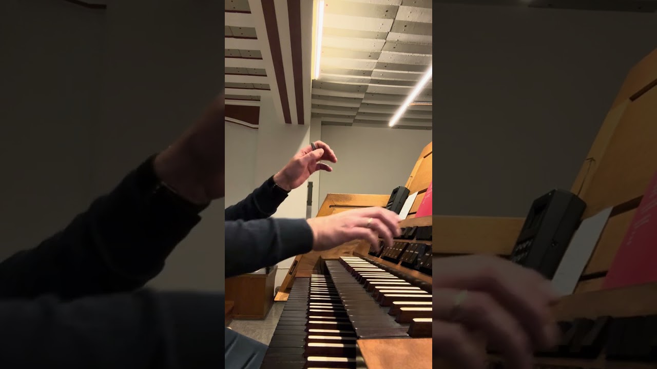 Improvisation zum Einzug: GL 700 (TR) ￼ „Der Tag ist aufgegangen“