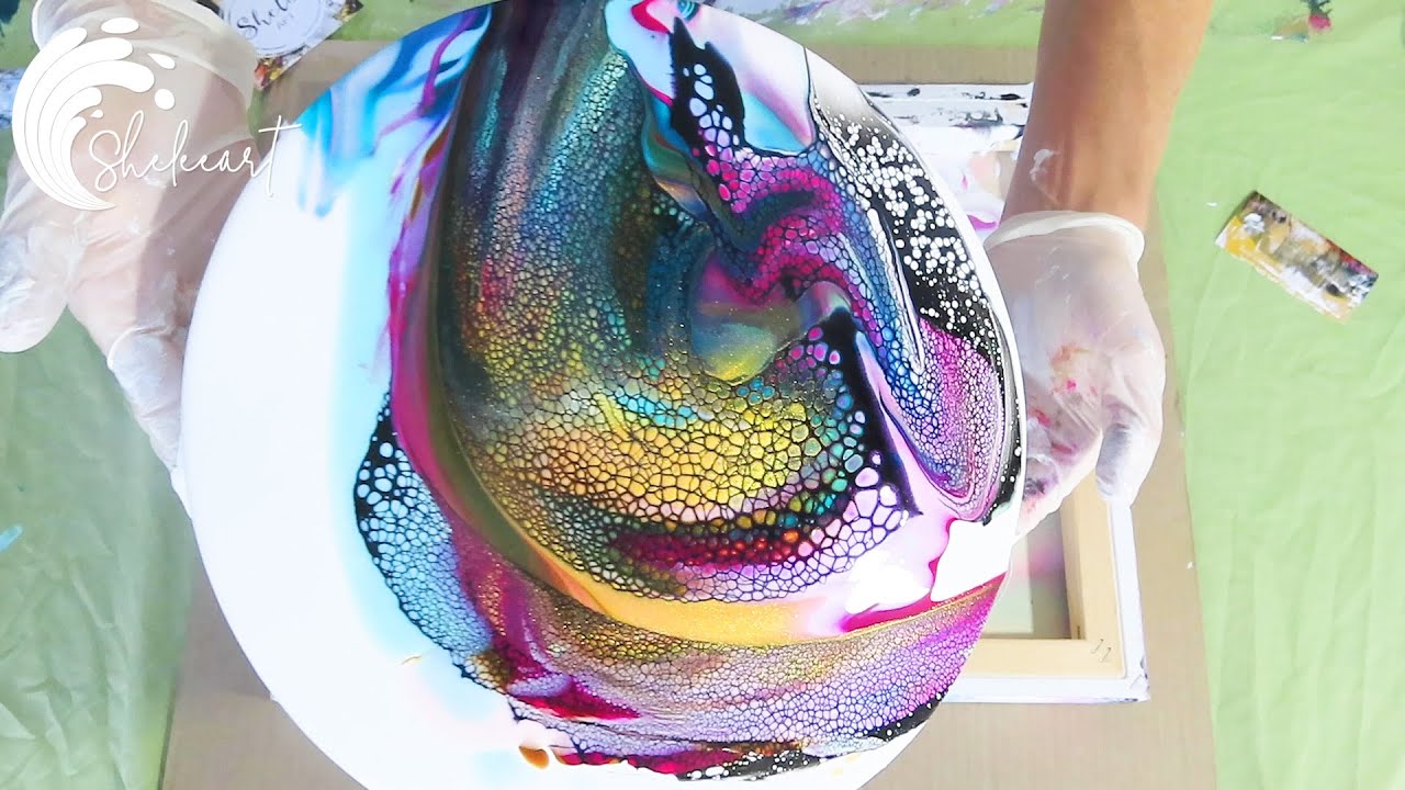 91.Sheleeart - My new technique - Pseudo Resin Swipe - Featuring a blingin' gold rainbow palette.