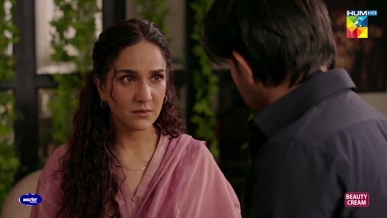 Mujhe Tum Se Nafrat Hone Lagi Hai..? #muamma #sabaqamar - HUM TV