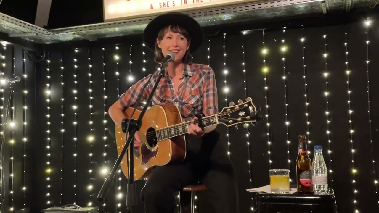 Sarah Lee Guthrie - Honey and the Dew (Sarah Lee Guthrie) / Lemon Rock Granada 19/Abril/24