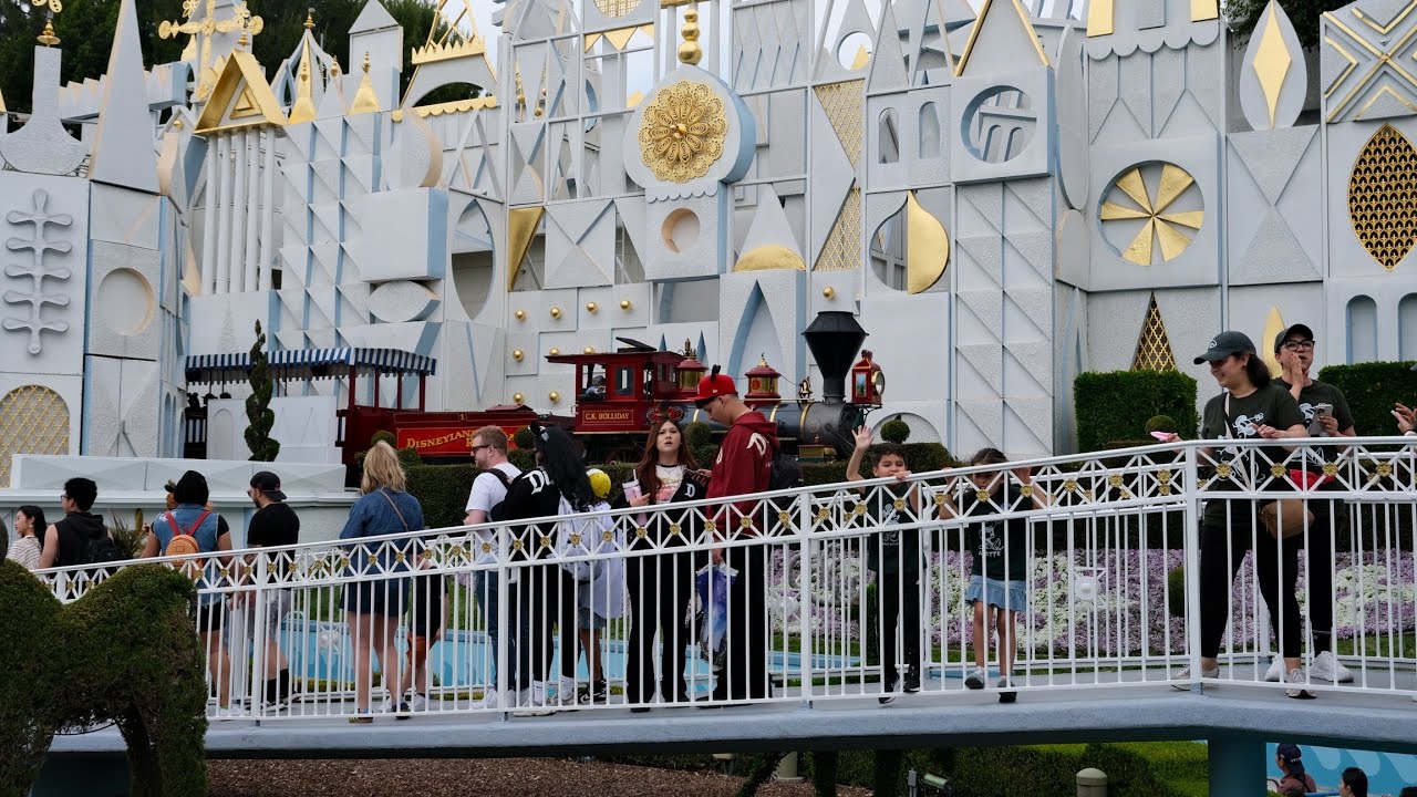 Disneyland Railroad: Mickey's Toontown to Tomorrowland, May 2025