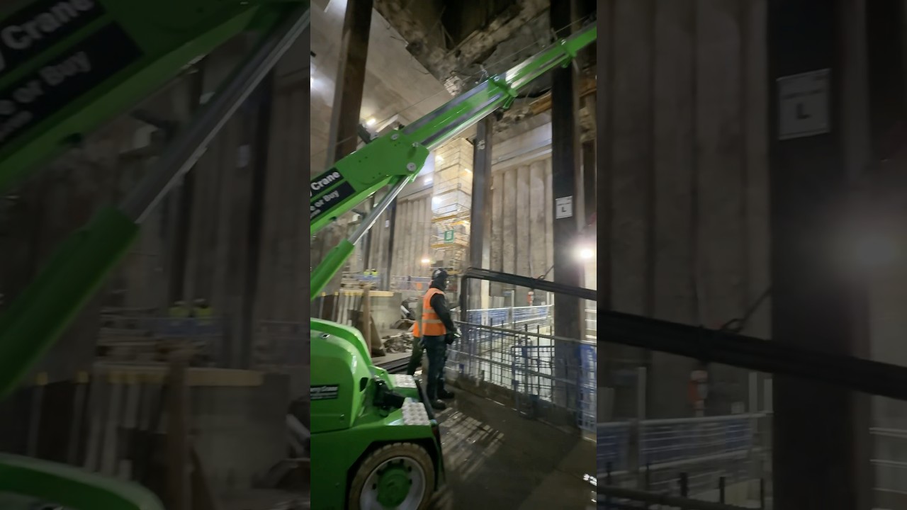 Pick & Carry Crane 🏗️