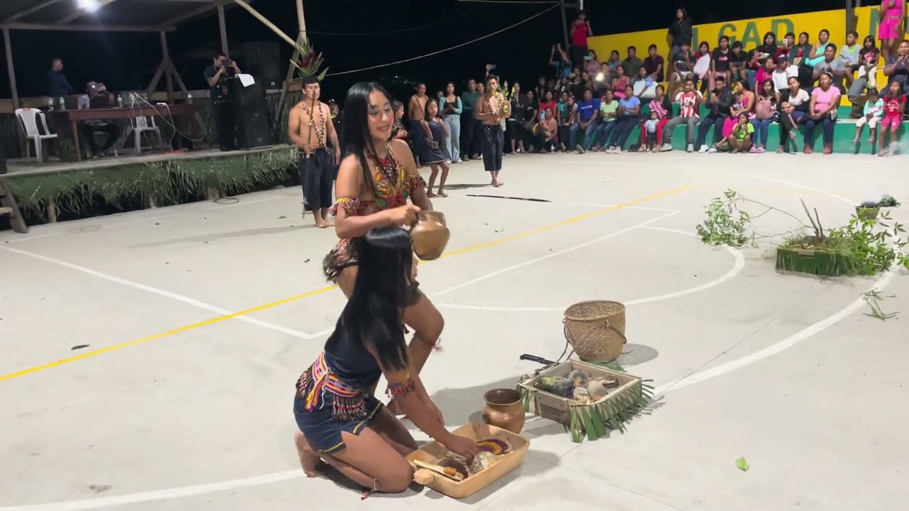 Presentación de la candidata  en la comunidad Puca Chicta