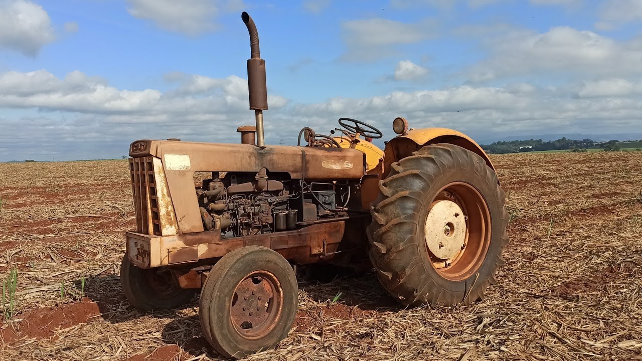 TRATOR CBT 1090 COM HIDRÁULICO A VENDA.