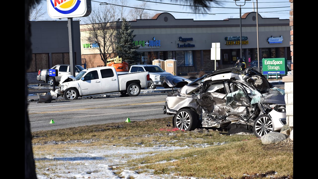 Major Crash Assistance Team (MCAT) on Scene of a Fatal Crash in Mundelein, IL