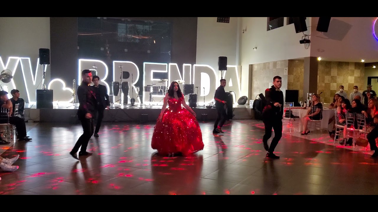 DIAMONDS💎RIHANNA *VESTIDO CON LUZ👗COREOGRAFÍA CON CHAMBELANES/VALS PERFECTO XV BRENDA @RihannaVEVO
