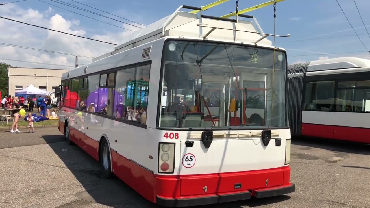 [DPM&Uacute;L - Dětsk&yacute; den otevřen&yacute;ch dveř&iacute;] Prohl&iacute;dka odstaven&yacute;ch vozu.