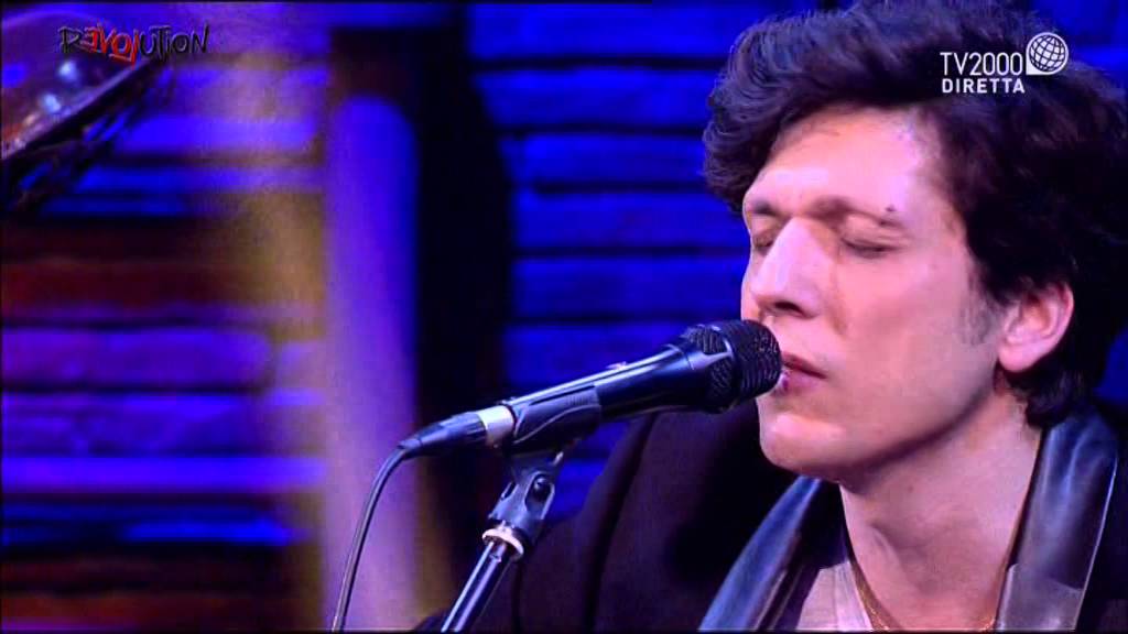 Revolution. Ermal Meta canta 