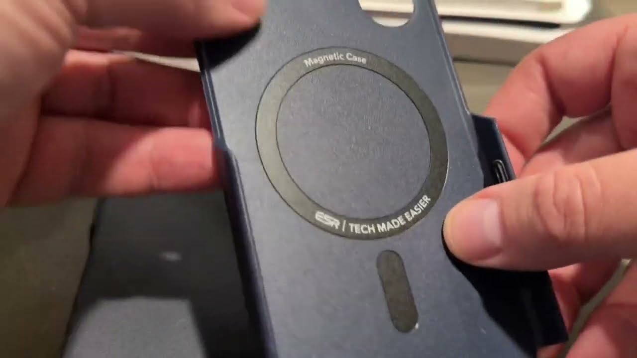Чехол ESR Cyber ​​Tough для iPhone 17