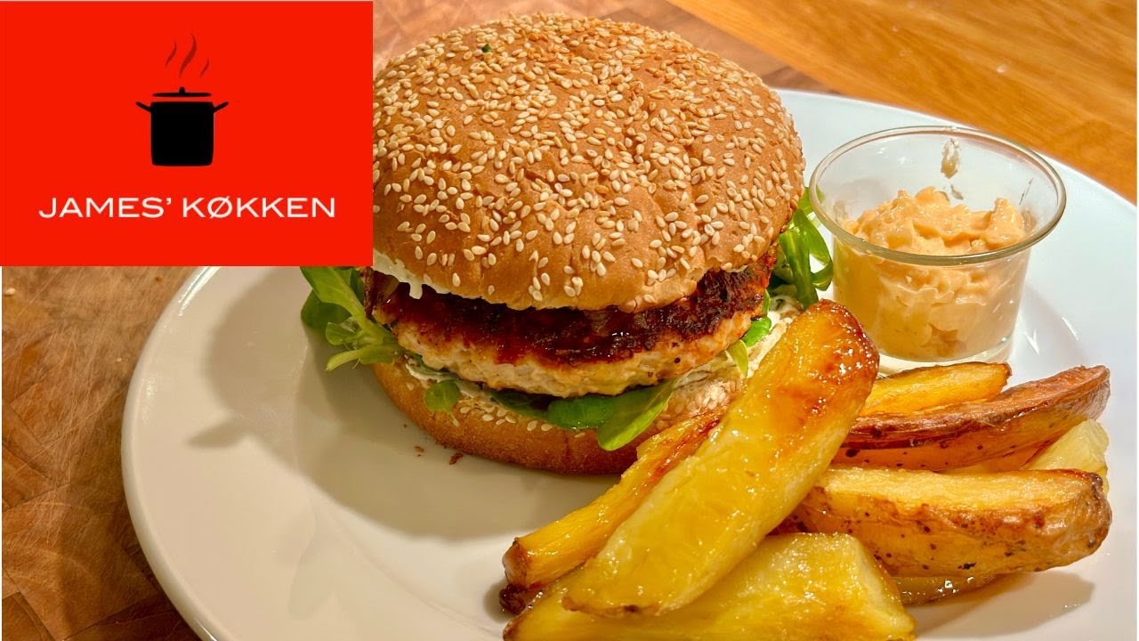 Turkey burger - krydret kalkunfars, jalapeno spread, bløde løg, sprøde ovnfritter, hvidløgsdip...
