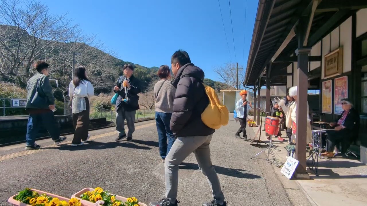網田オールスターズ　ダイヤ改正初日Aトレインおもてなしライブ