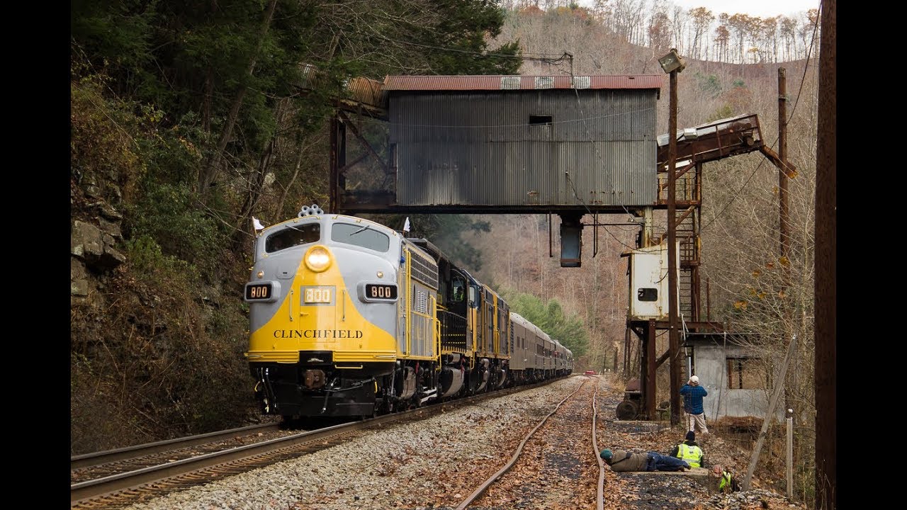 CSX Santa Train 11/18/17: Clinchfield 800 on Home Rails