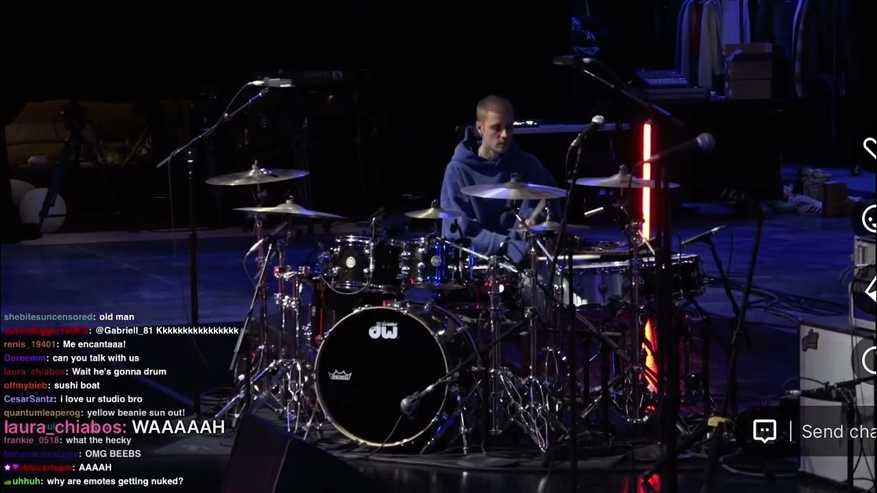 Justin Bieber playing DRUM on TWITCH😳👀 