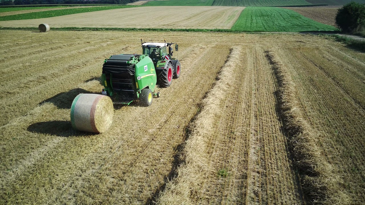 Pressage paille 2021 / Fendt vario 720 / John Deere V461R