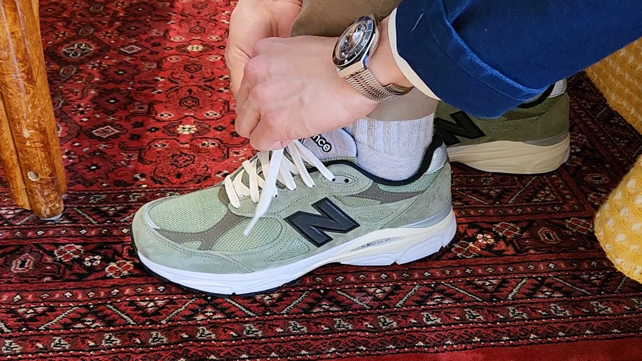 Trying on the JJJJound x New Balance 990v3 