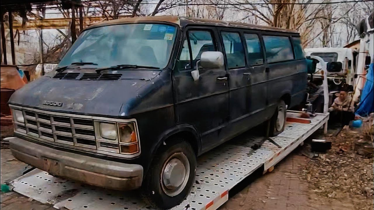 Restauracion la furgoneta grande Dodge de los a&ntilde;os 90 - Spa para autos -  de coches cl&aacute;sicos.