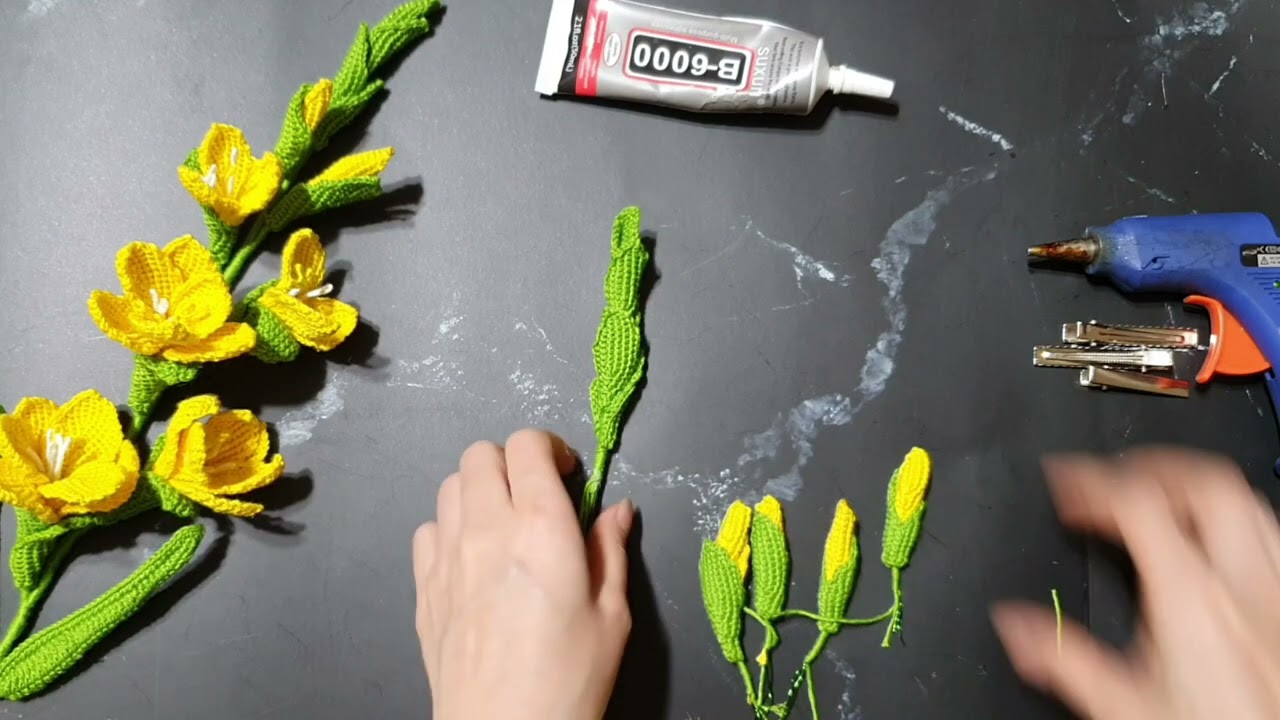 [Assembly ] Crocheting and assembly gladiolus flower for 2024 Tet lunar holiday in vietnam