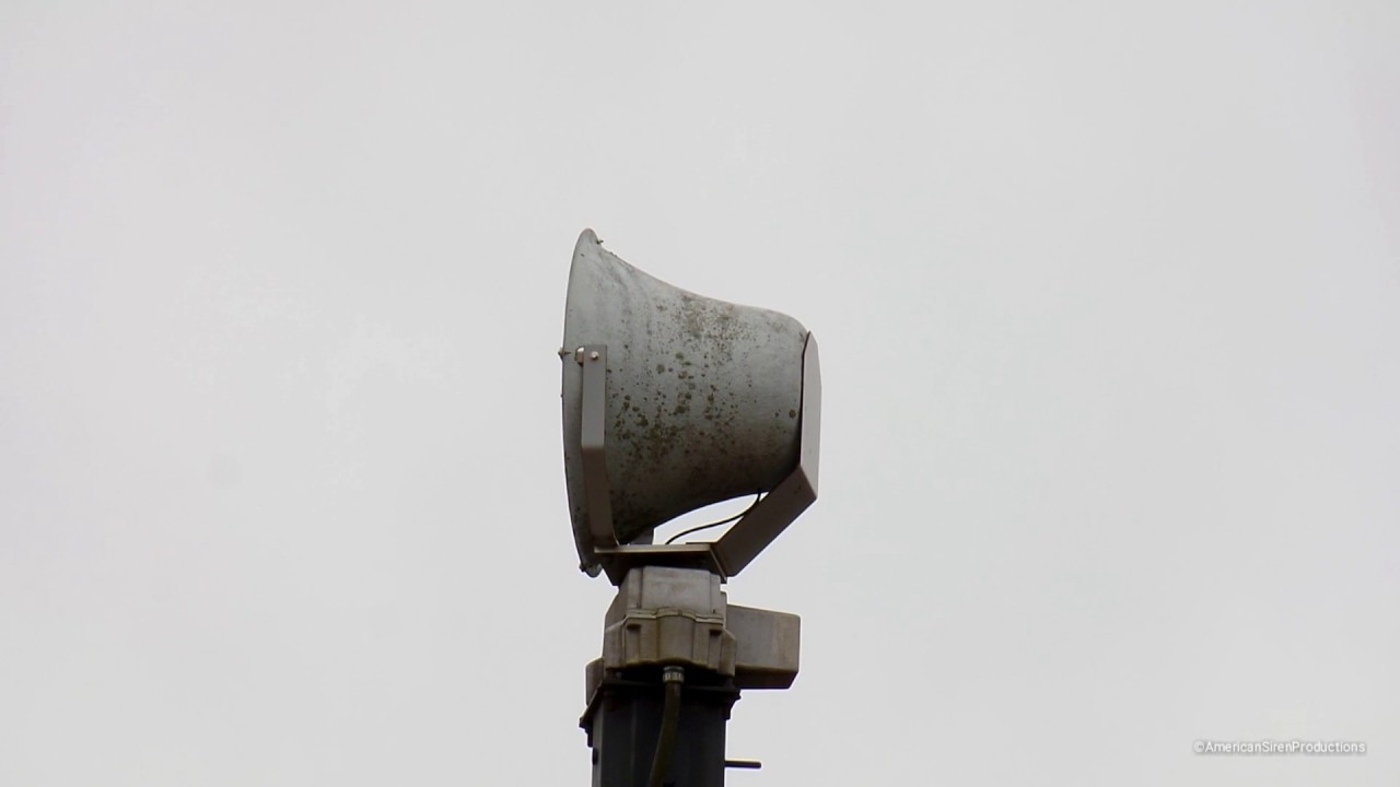 Whelen Hornet Siren test (Hi-low), Paoli, Indiana (Orange Co. Tornado Siren Test)