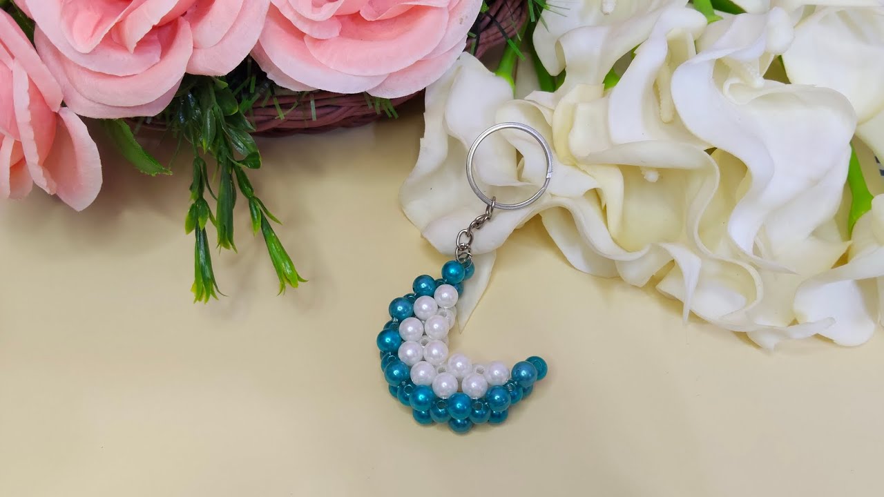 طريقه صنع ميدليا هلال رمضان من الخرز How to make a Ramadan crescent keychain from beads 