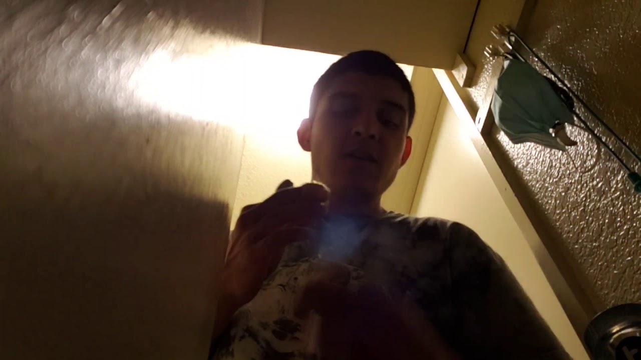 Cannarepjeff doing dabs of chronic elixir live resin sauce🤤☣